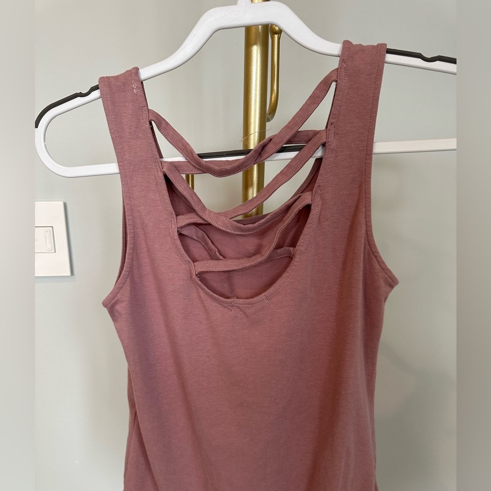 8/$20  Heart & Hops Affordable Luxury  Women's Blush Bodysuit Medium - Picture 6 of 6